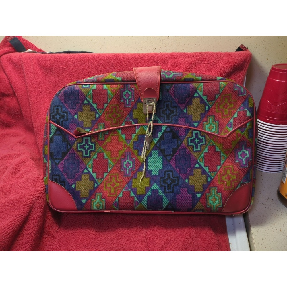 A. Simmelโ travel Case Geometric Pattern